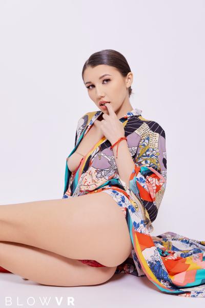 Maya Woulfe sex photos