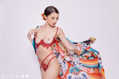 Maya Woulfe 360 degrees
