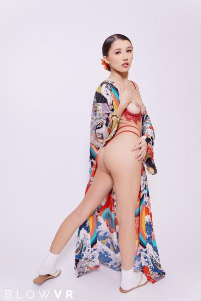Maya Woulfe adult pics
