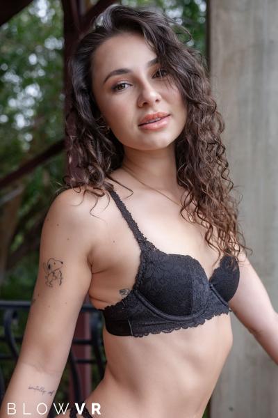 Liz Jordan vr porn