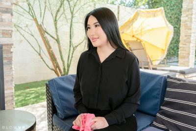 Sneaky Blowjob with Vivianne DeSilva, and Suki Sin vr sex scene